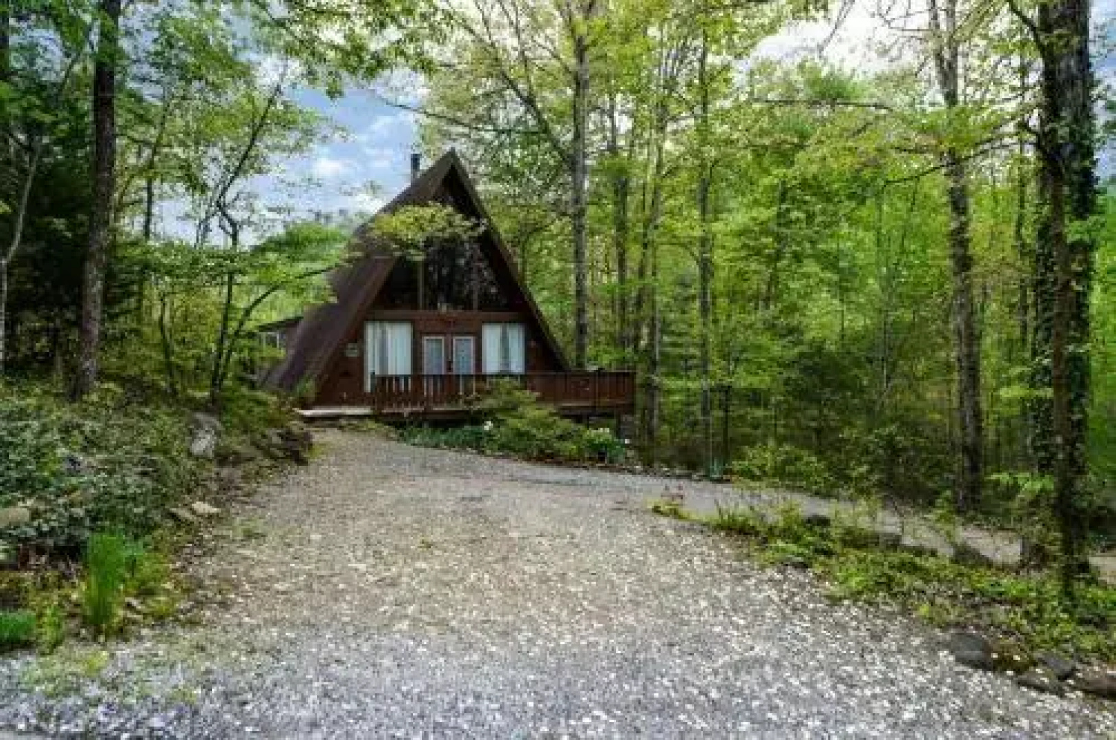 Honeybear Haven - 2 Br home by RedAwning
