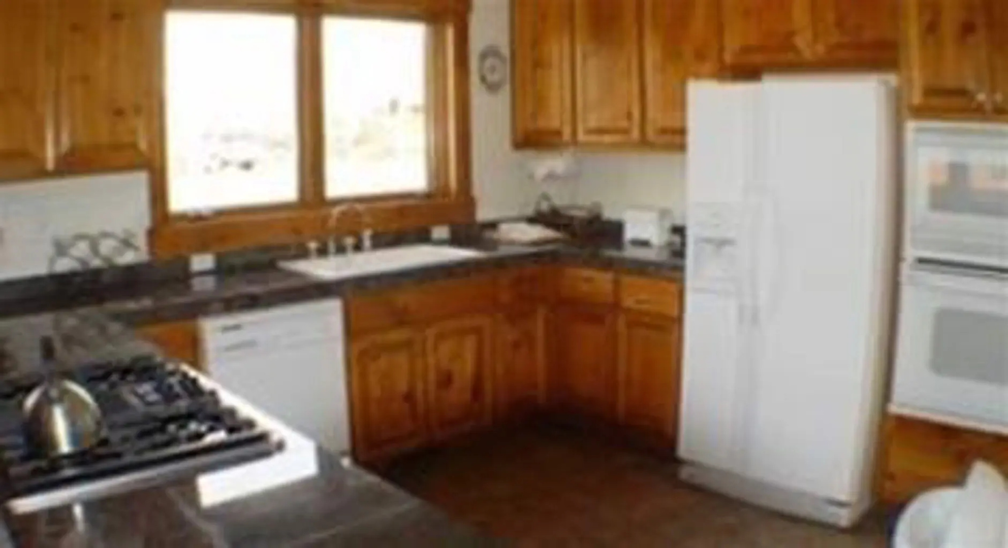 Russell Home by Avantstay Expansive Deck, Stunning Views & Hot Tub!