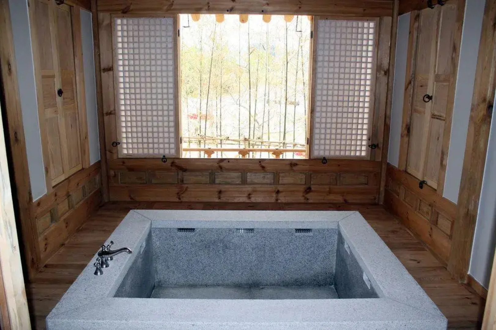 Gyeongju Ragung Hotel