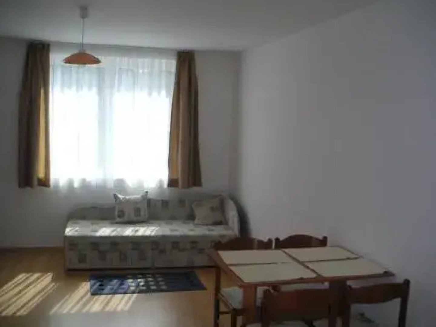 Lantos Apartmanház
