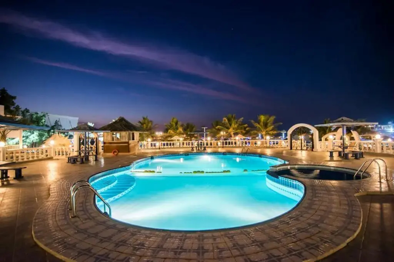 Dolphin Beach Resort