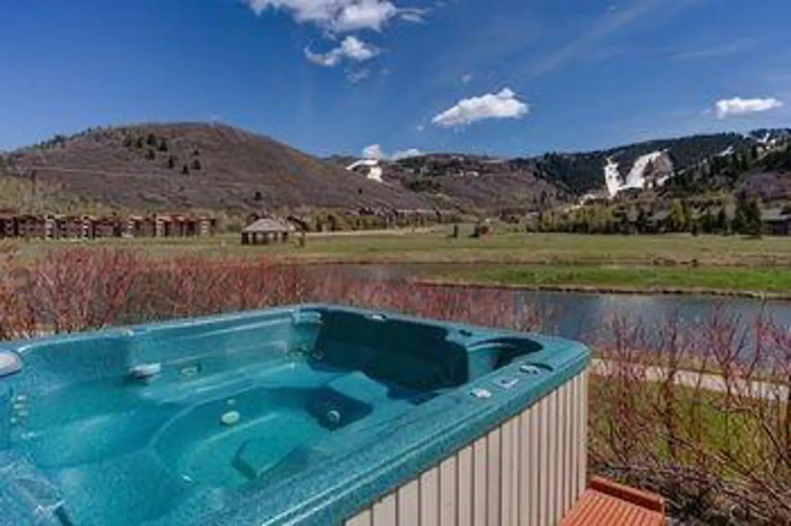 Fawn Grove by Alpine Ski Properties