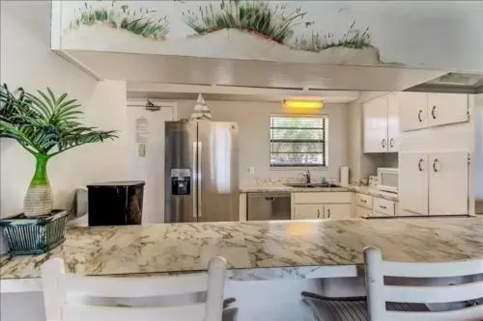 Spacious Oceanfront Condo, Easy Access to Private Fishing Pier by RedAwning