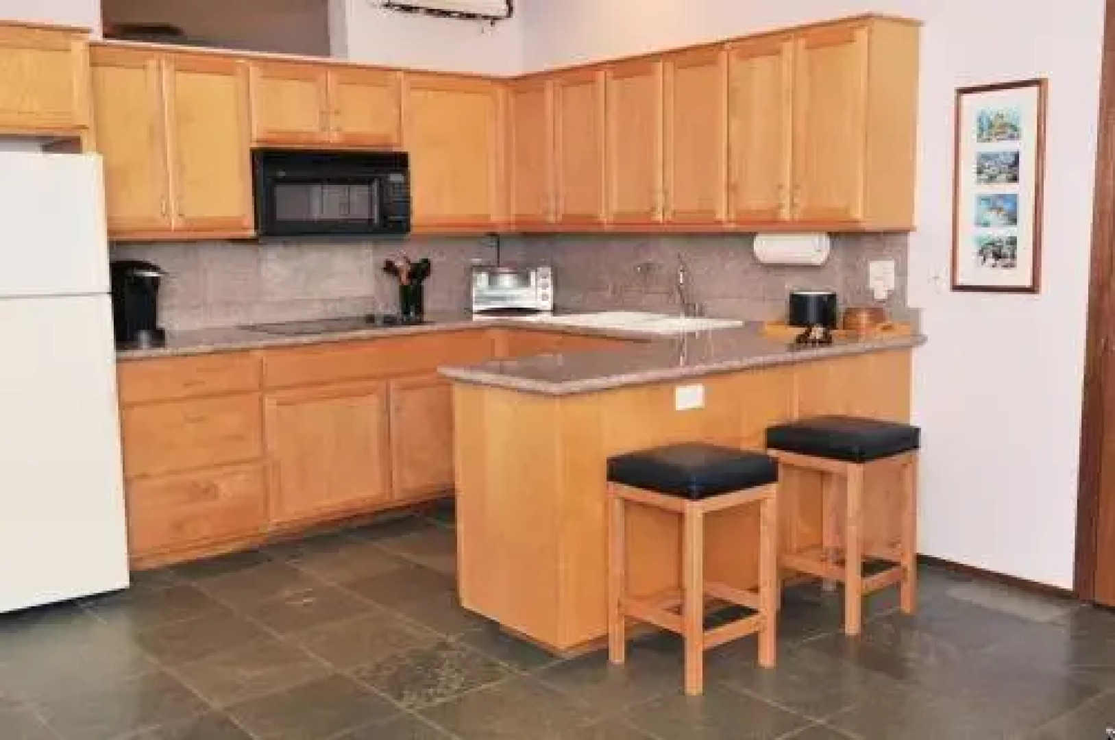 Aloha Aku Inn & Suites