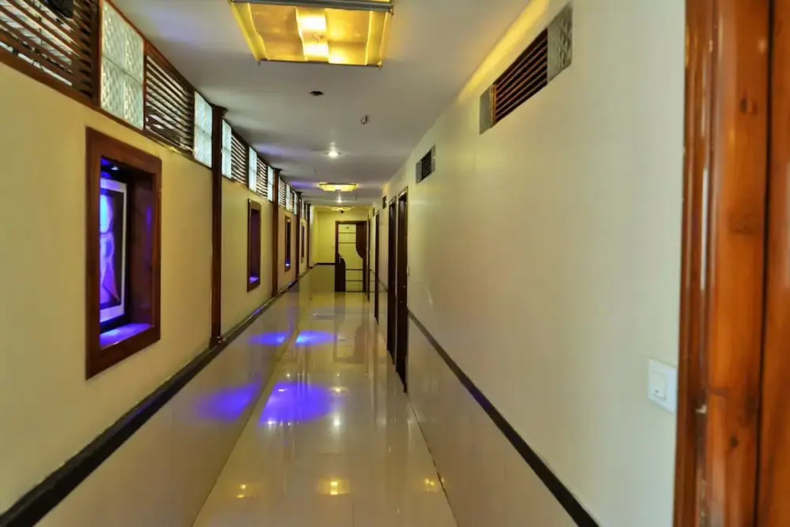 OYO 1389 Hotel Relax Inn
