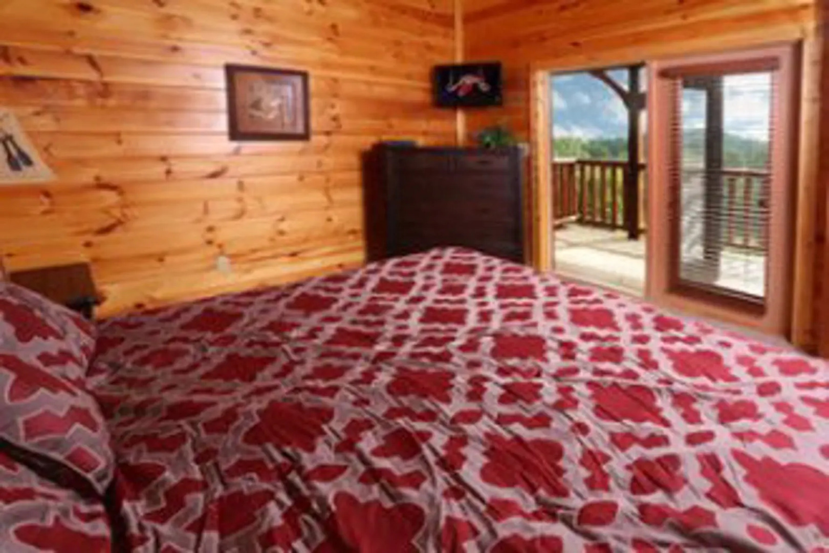 Bearskin Lodge by RedAwning
