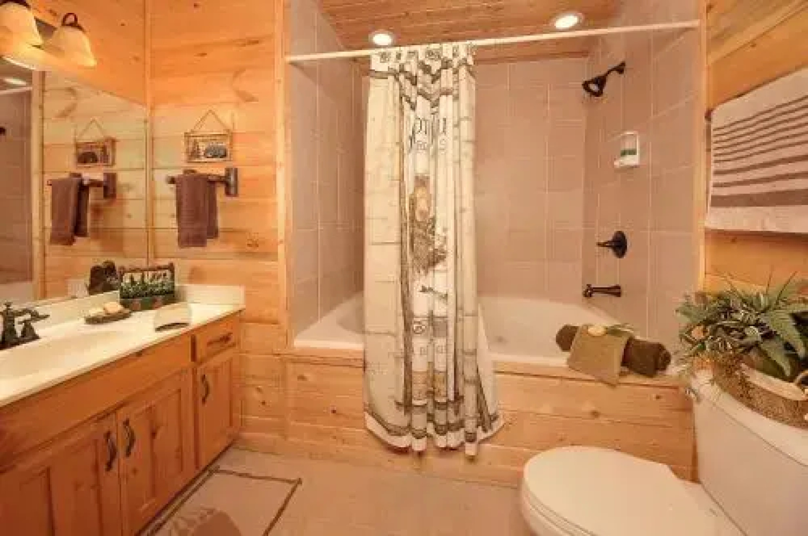 Majestic Sunset - 4 Br cabin by RedAwning