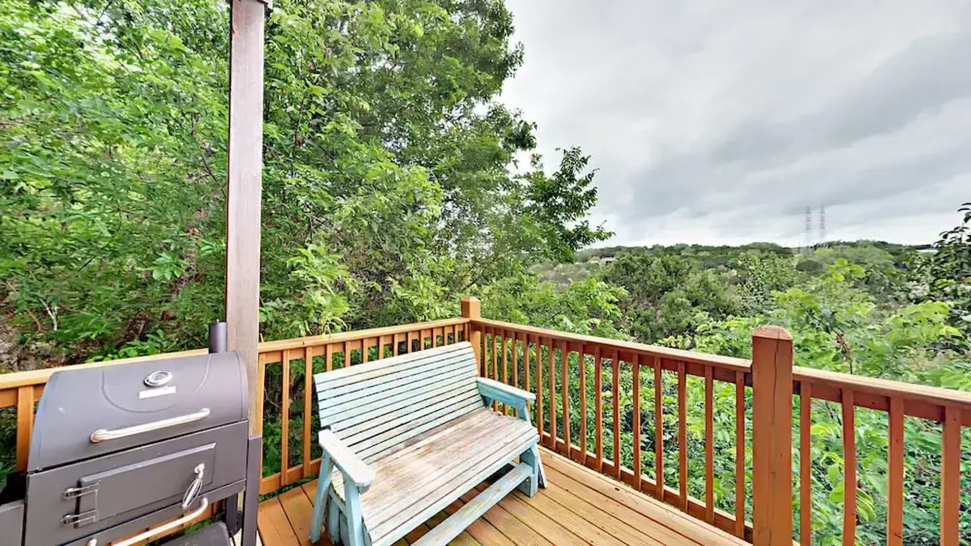 2308 Indian Creek Rd Home - 3 Br home by RedAwning