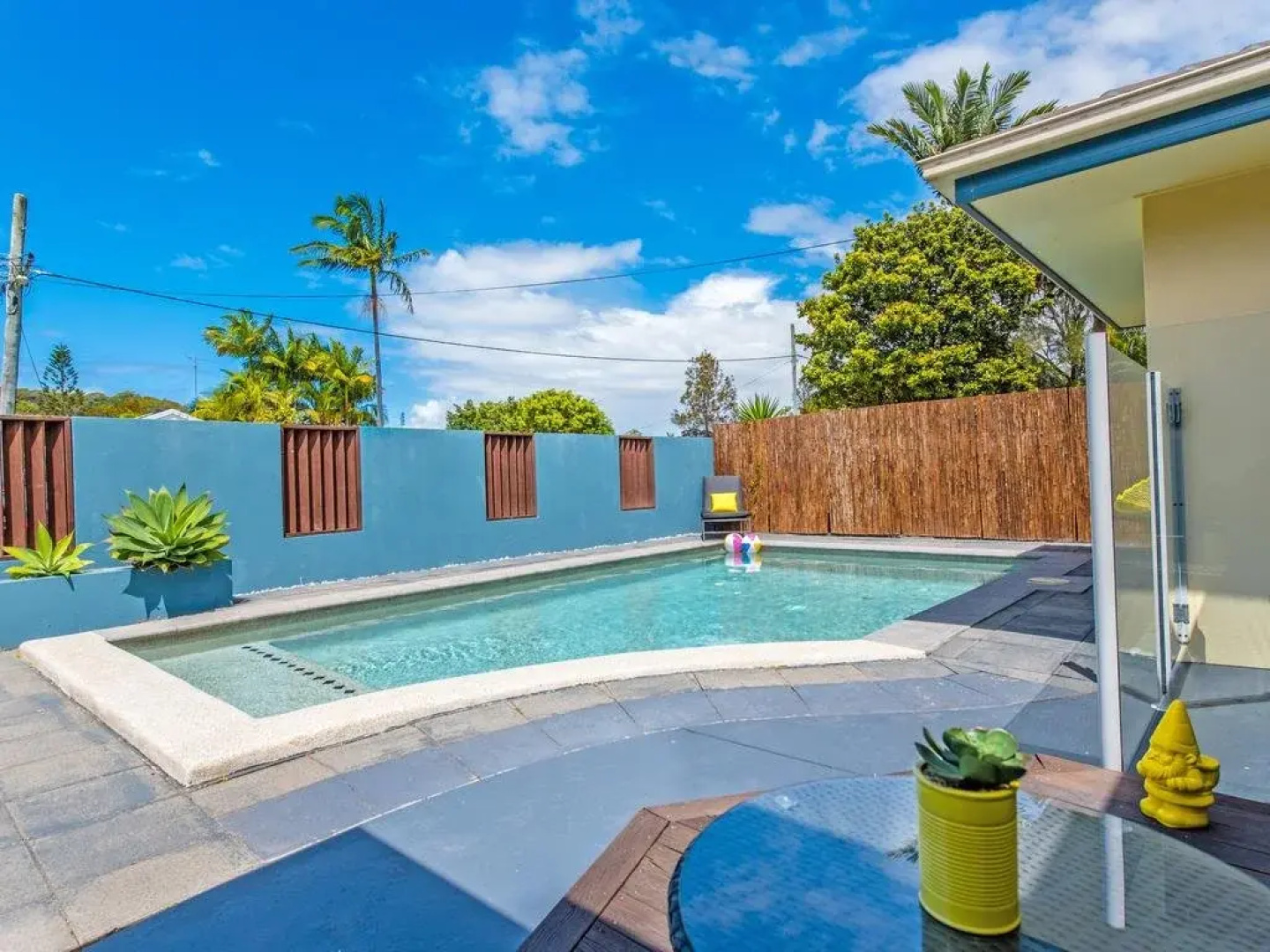 Coolum Waves Pet Friendly Holiday House