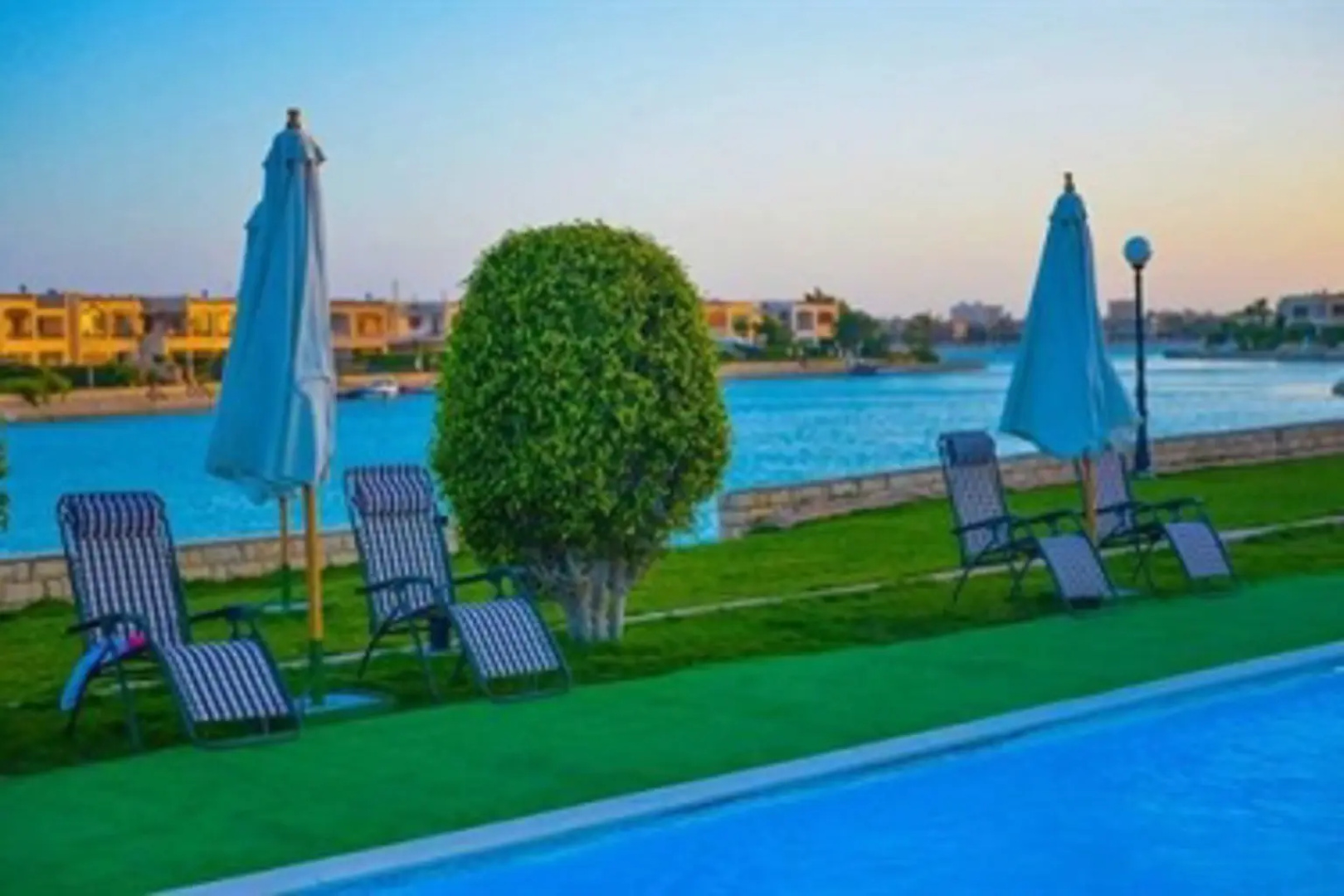 Maxim Inn Marina Lake View