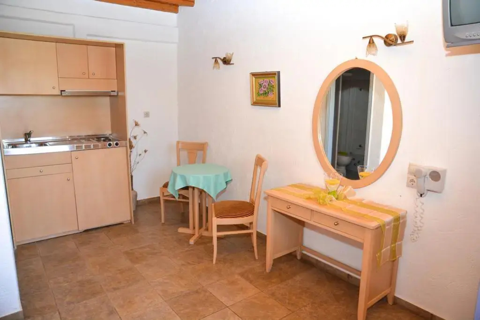 I Anatoli tou Porto Tinos