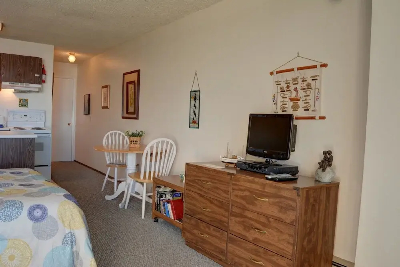 Surftides Plaza 153 Studio condo by RedAwning