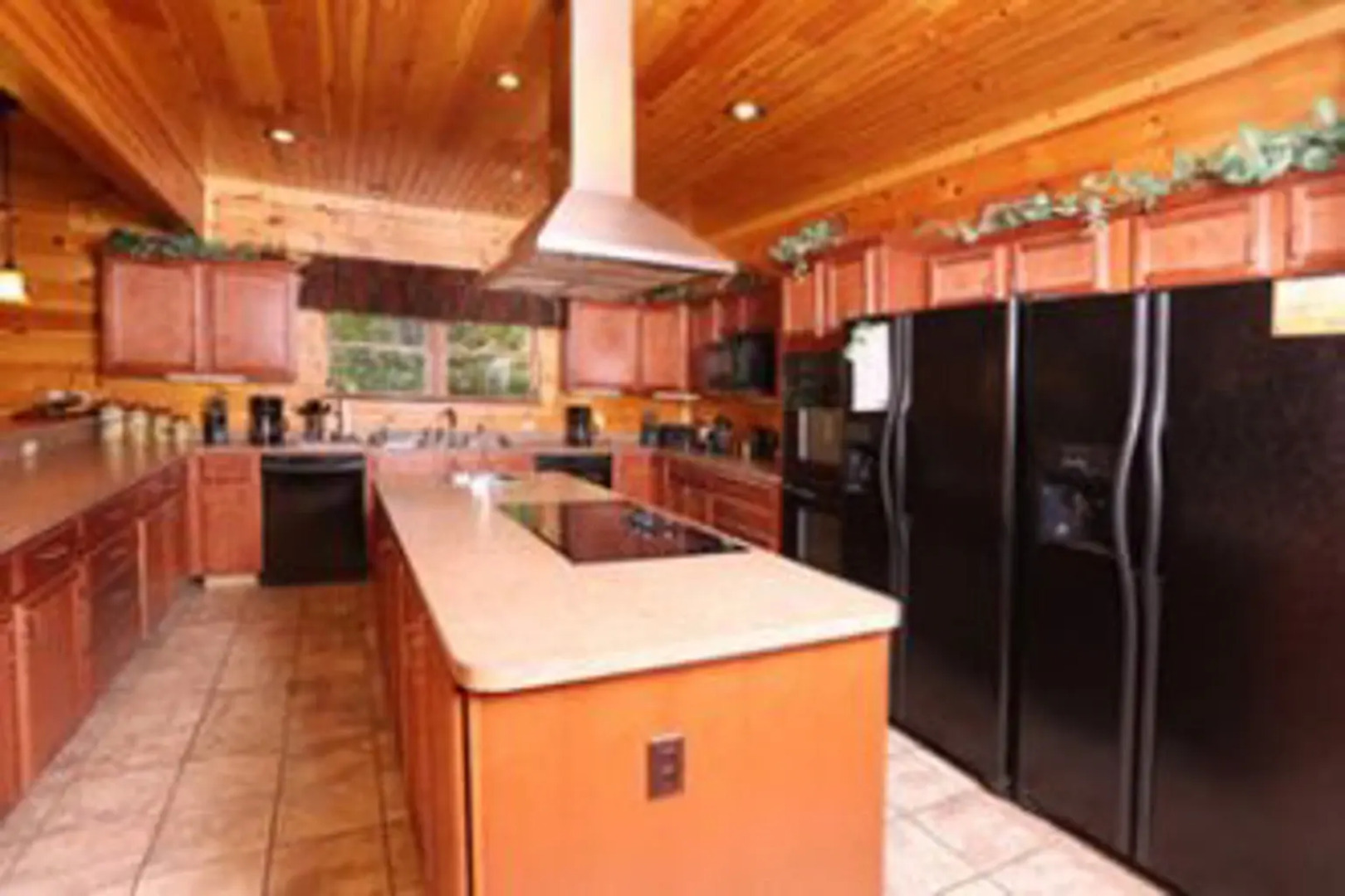 Bearskin Lodge by RedAwning