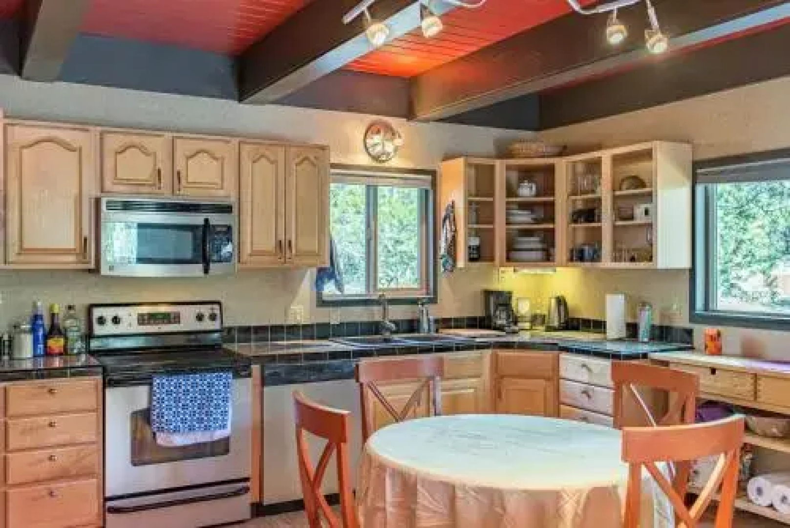 1140 View Cir Home - 3 Br home by RedAwning