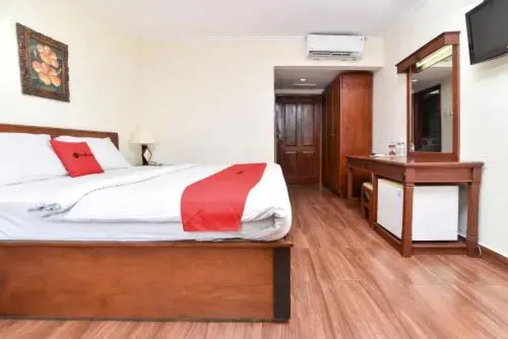 RedDoorz @ Raya Kuta