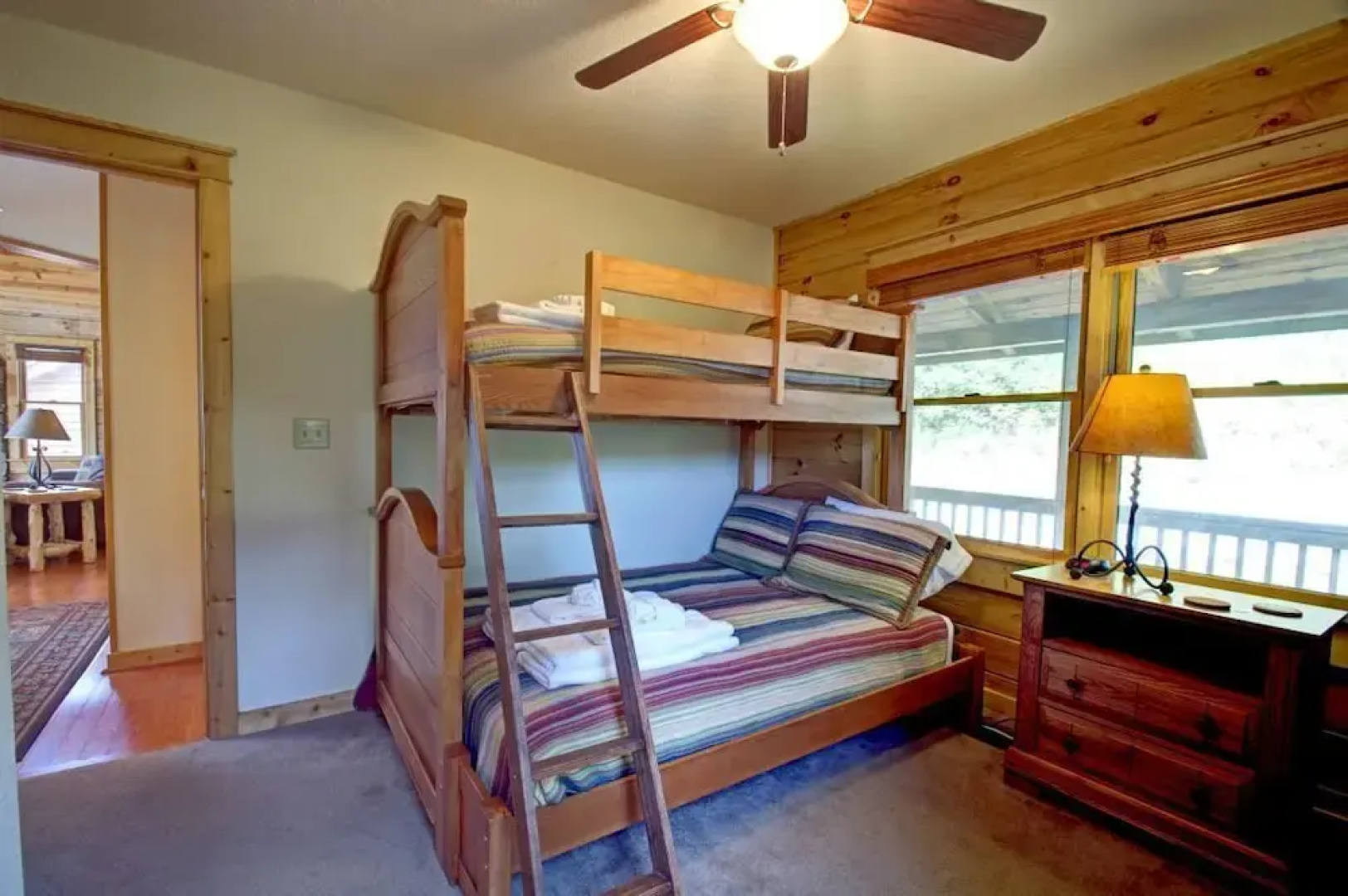 Flatlanders' Retreat - 4 Br Cabin