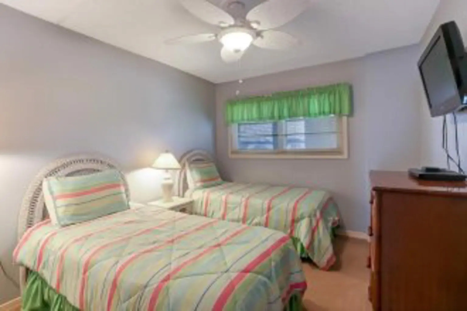Affordable Condo with Amazing Ocean View by RedAwning