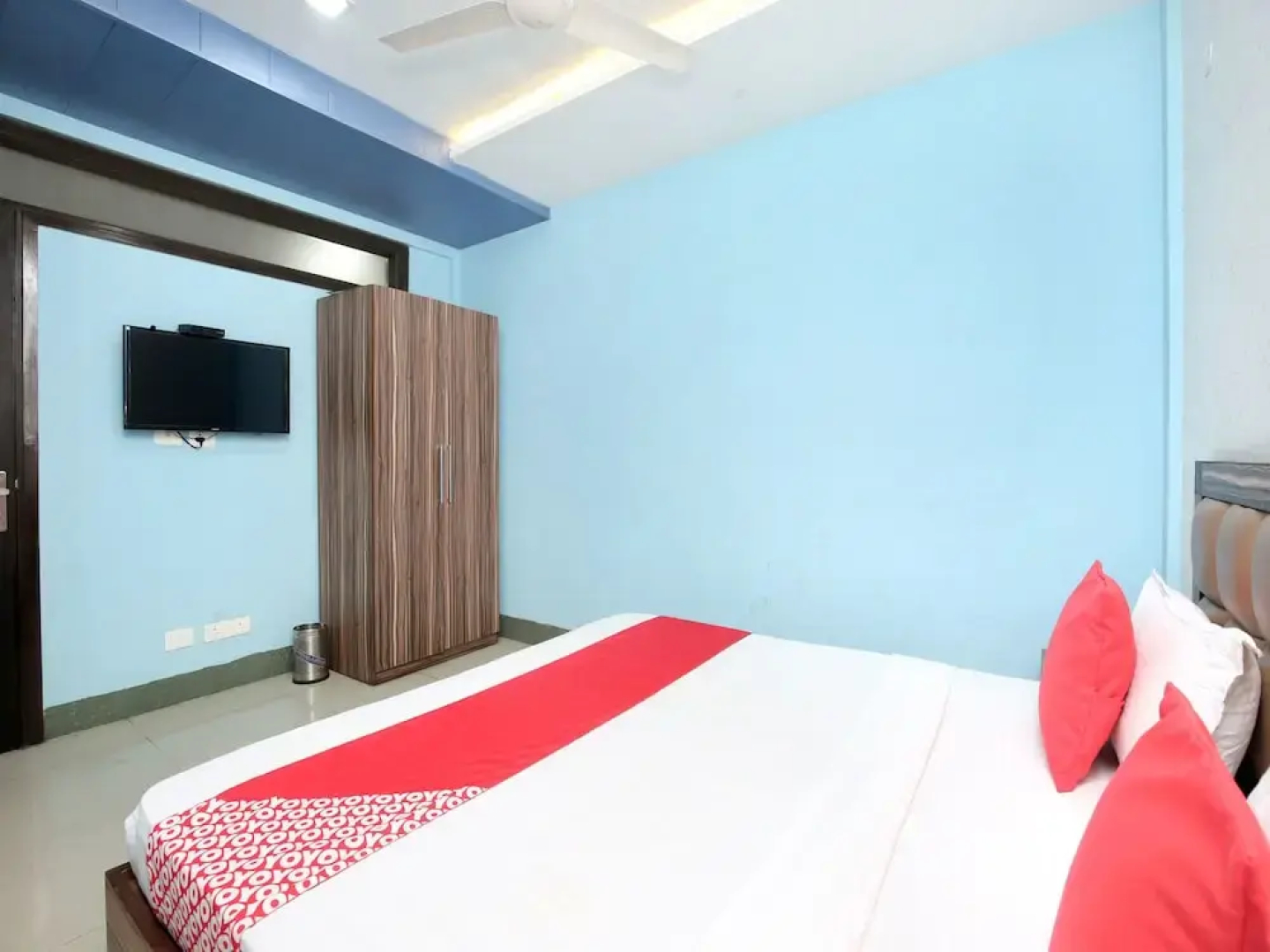 OYO 15030 Hotel ESS PEE Grand