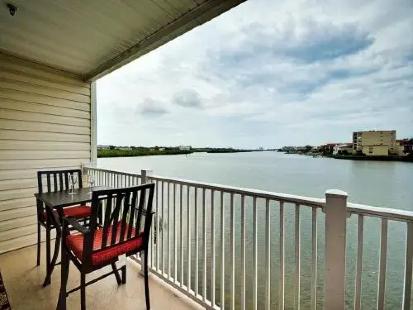 Captain's Cove 304