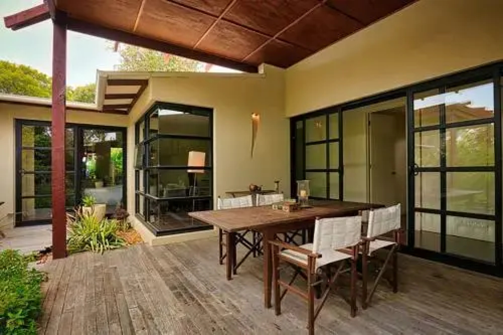 Silky Oaks Oasis - Surf Side