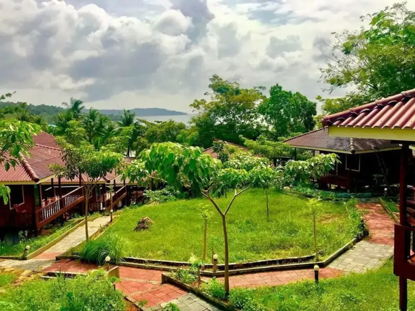 Golden Bungalow (former Hillside Bungalow )