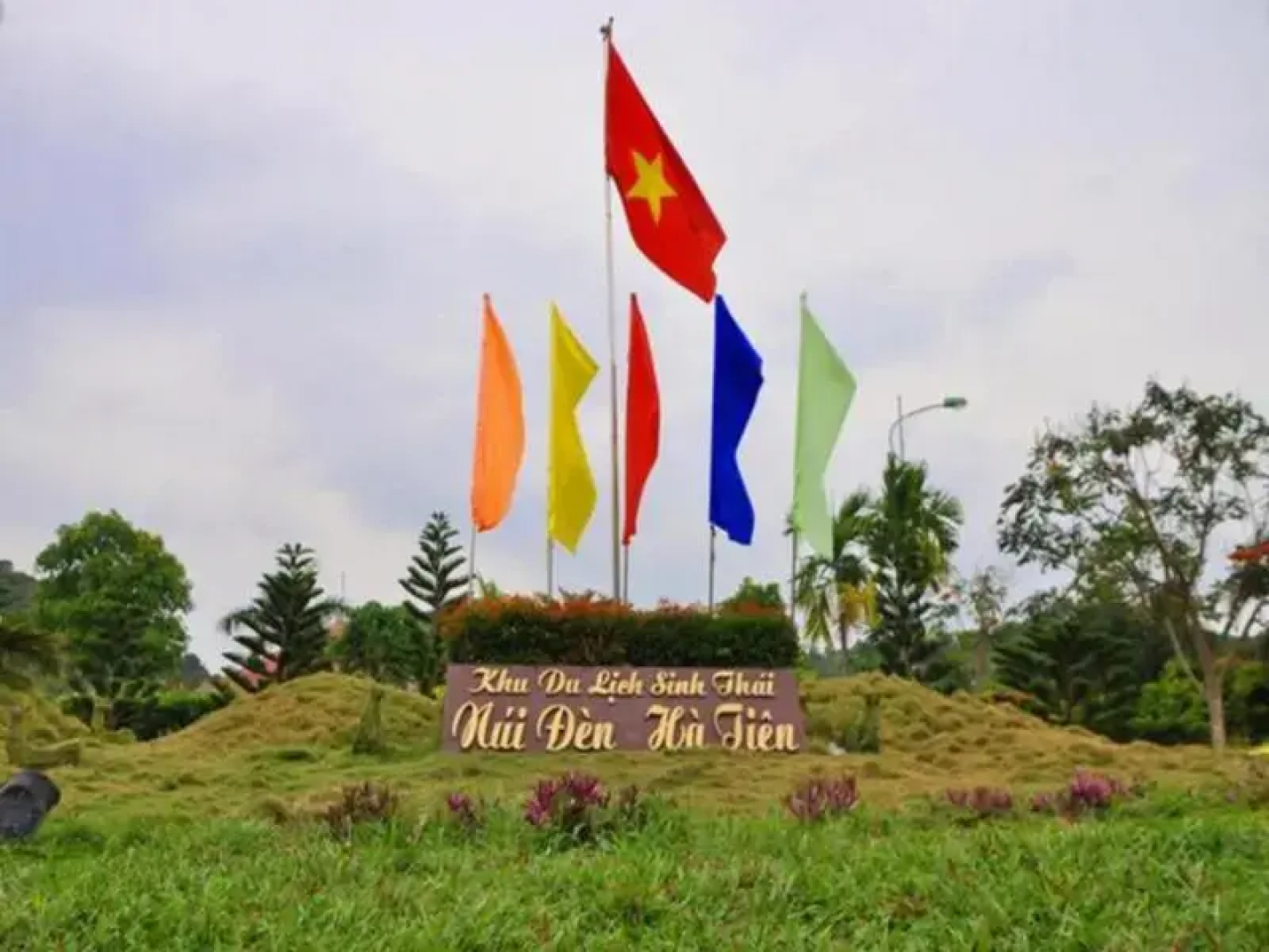 Nui Den Resort