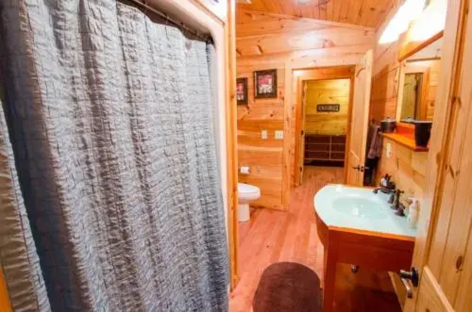 Northern Exposure Lodge - 3 Br Cabin
