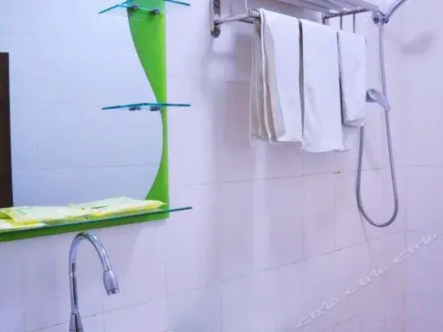 Kuandian Jiujiu Hotel