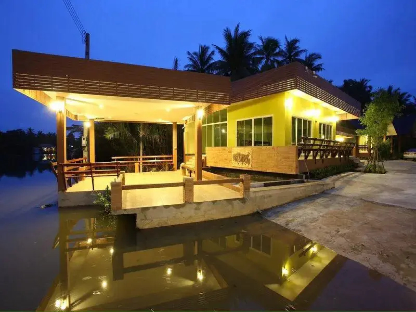 Nature and Green Amphawa Resort