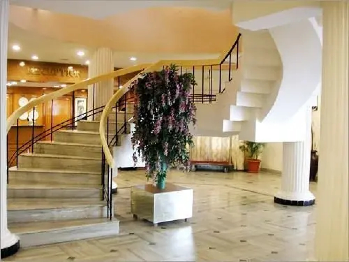 OYO Premium Paradise Secunderabad