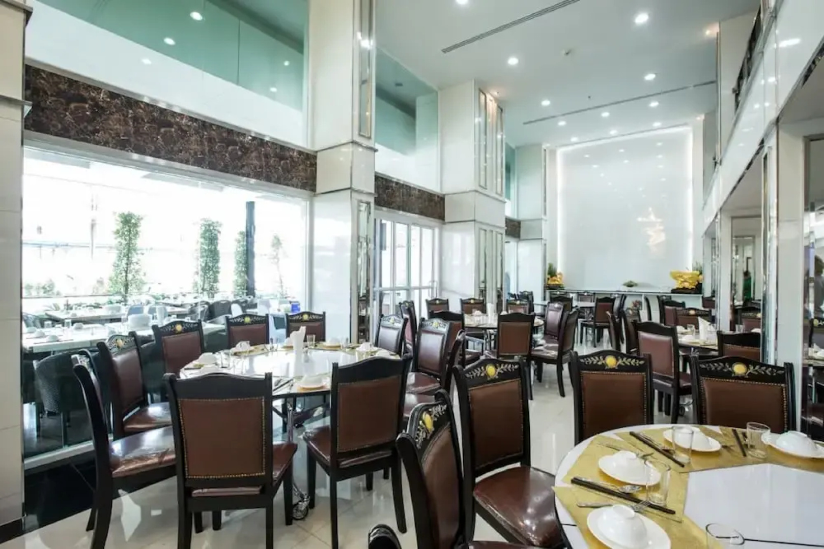 Golden Dragon Suvarnabhumi Hotel