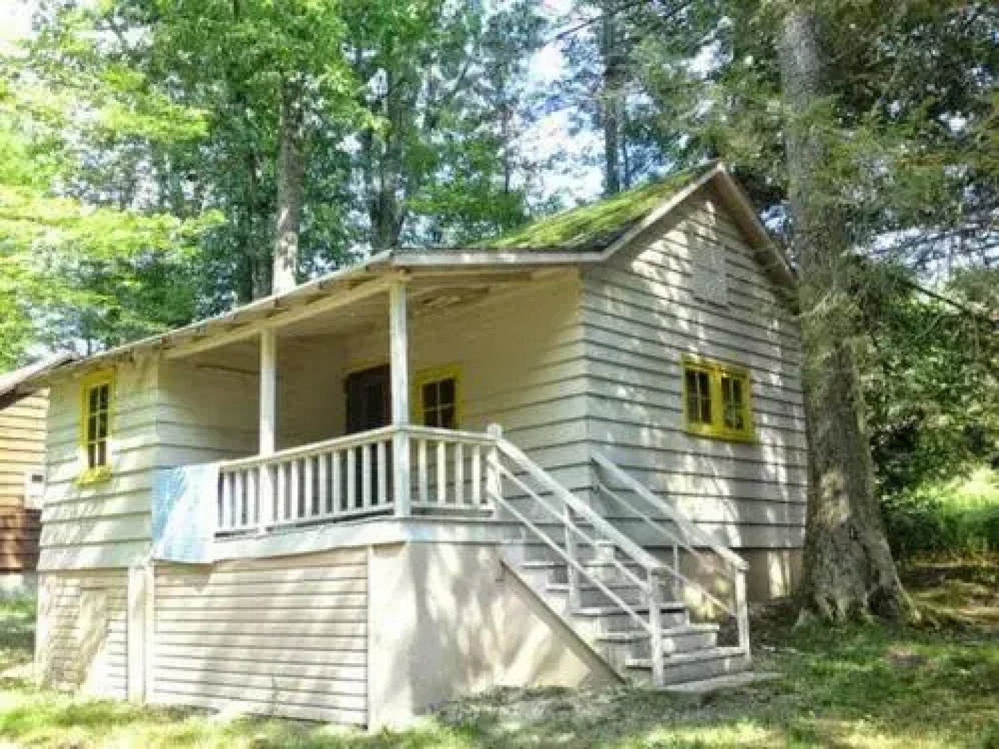 Lakeside Country Cottages