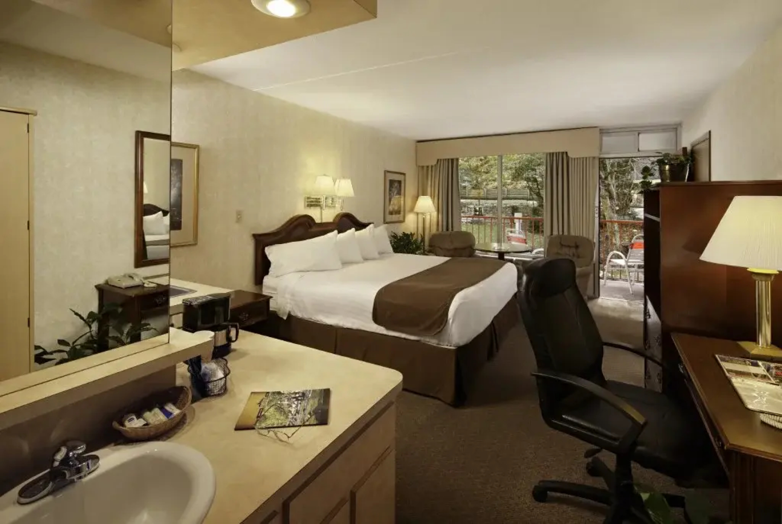 Zoders Inn and Suites