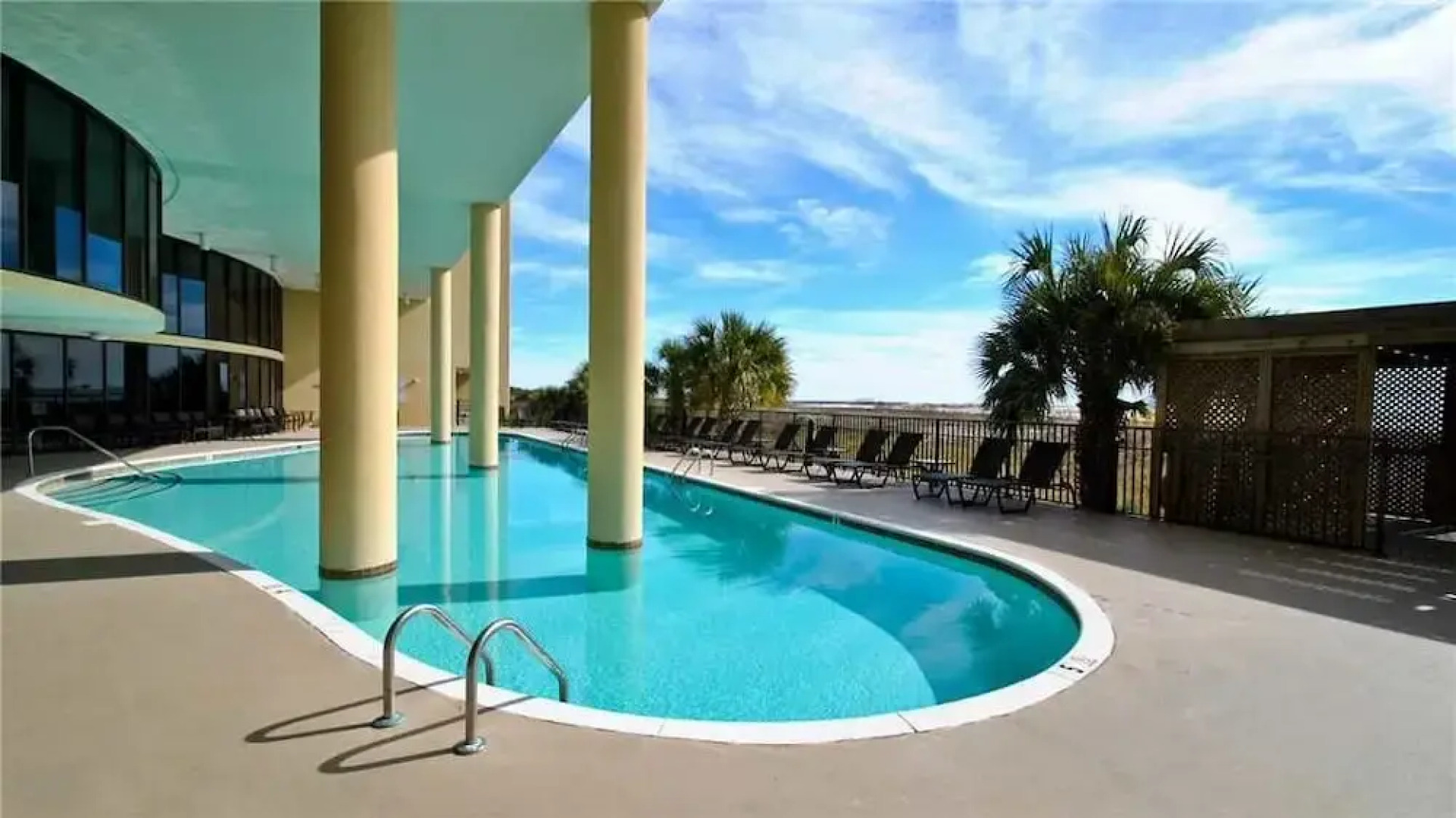 Holiday Isle - Ground Floor Corner Unit