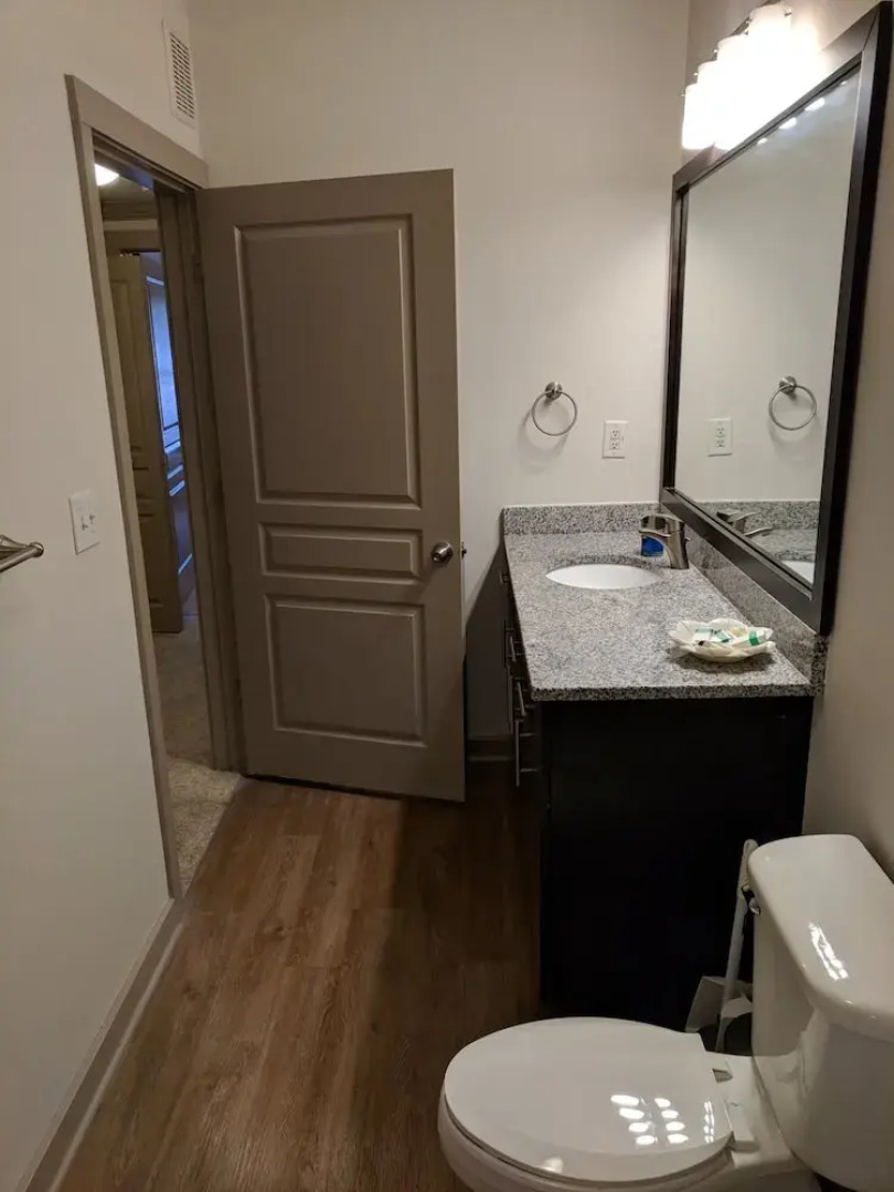 Midtown 240 By Homecomfortstay