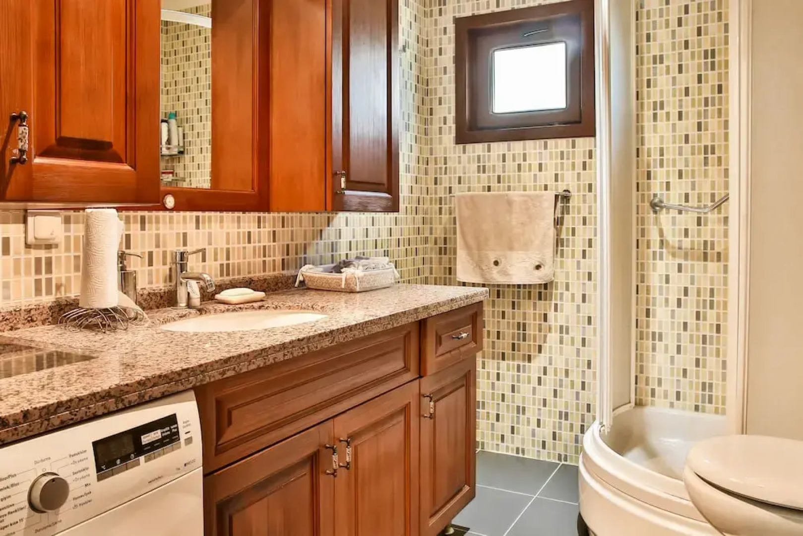 Important Group Villa Alaca