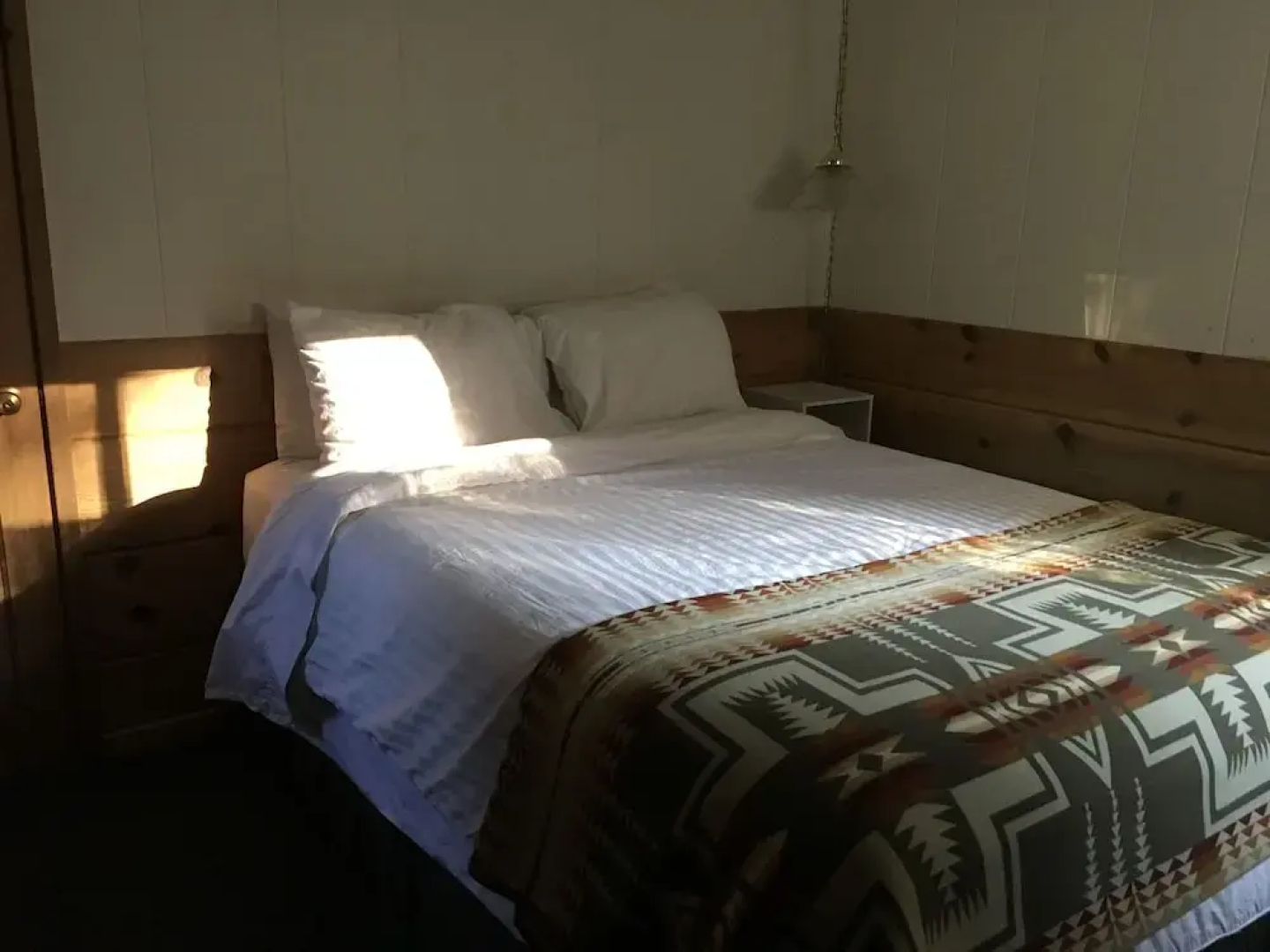 McKenzie River Inn Bed & Breakfast and Cabins