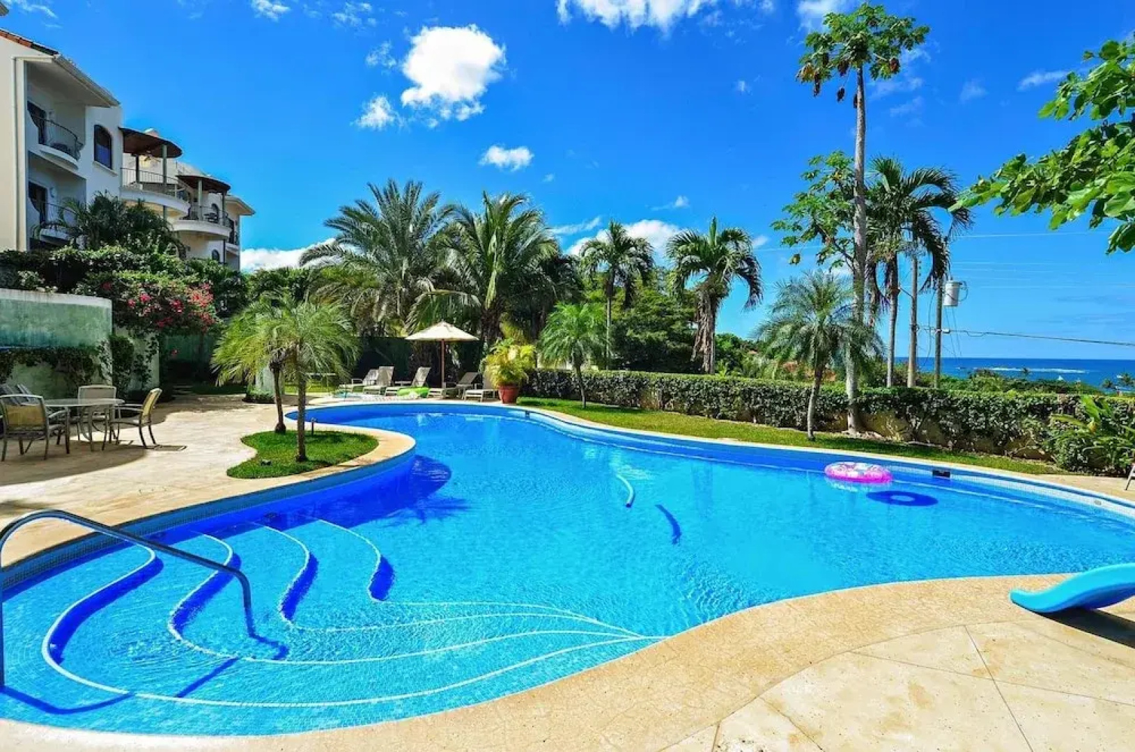 2BR Condo up in the hills of Tamarindo by RedAwning