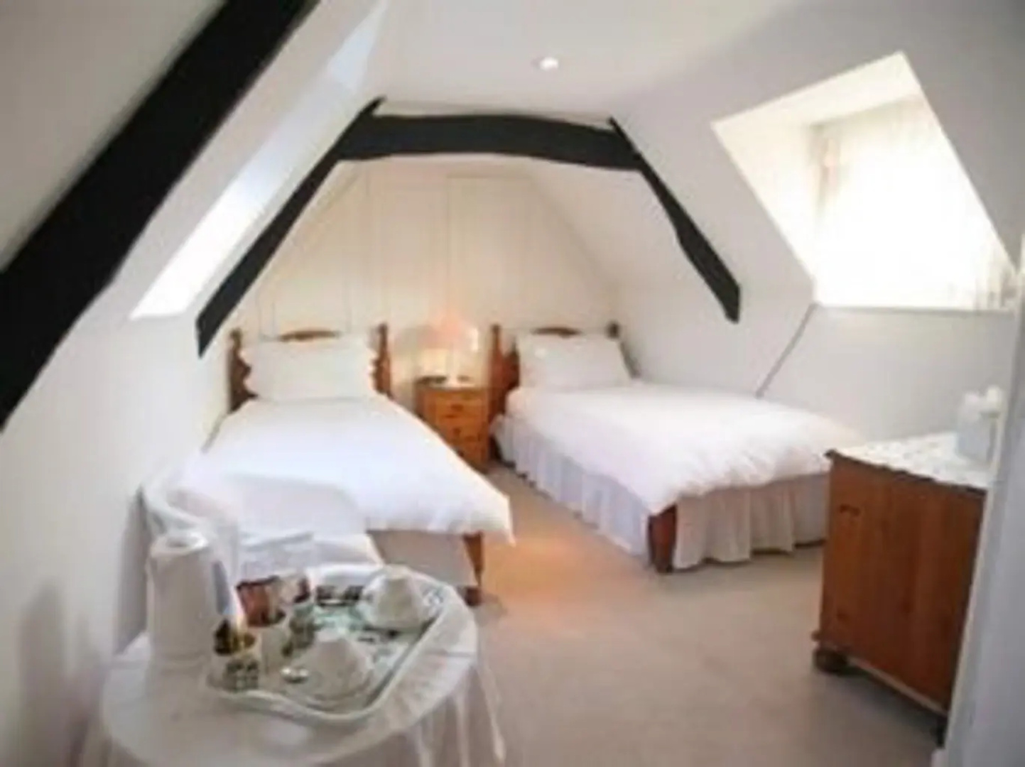 Cross Keys Cottage - Guest house