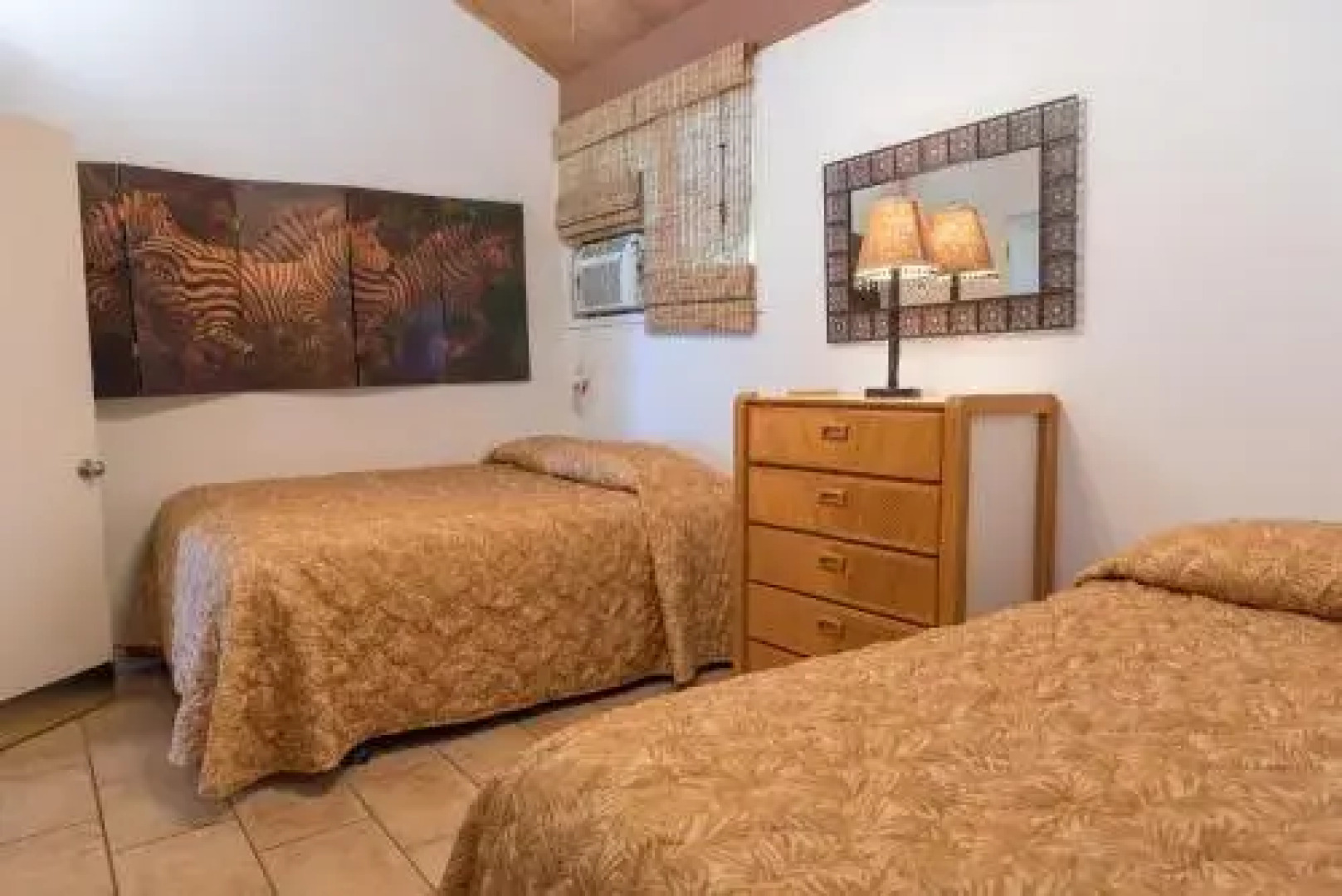 Kahana Outrigger 2B2