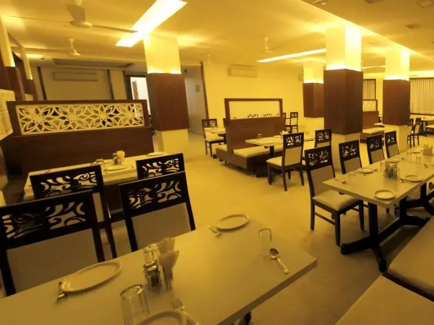 Hotel Raviraj
