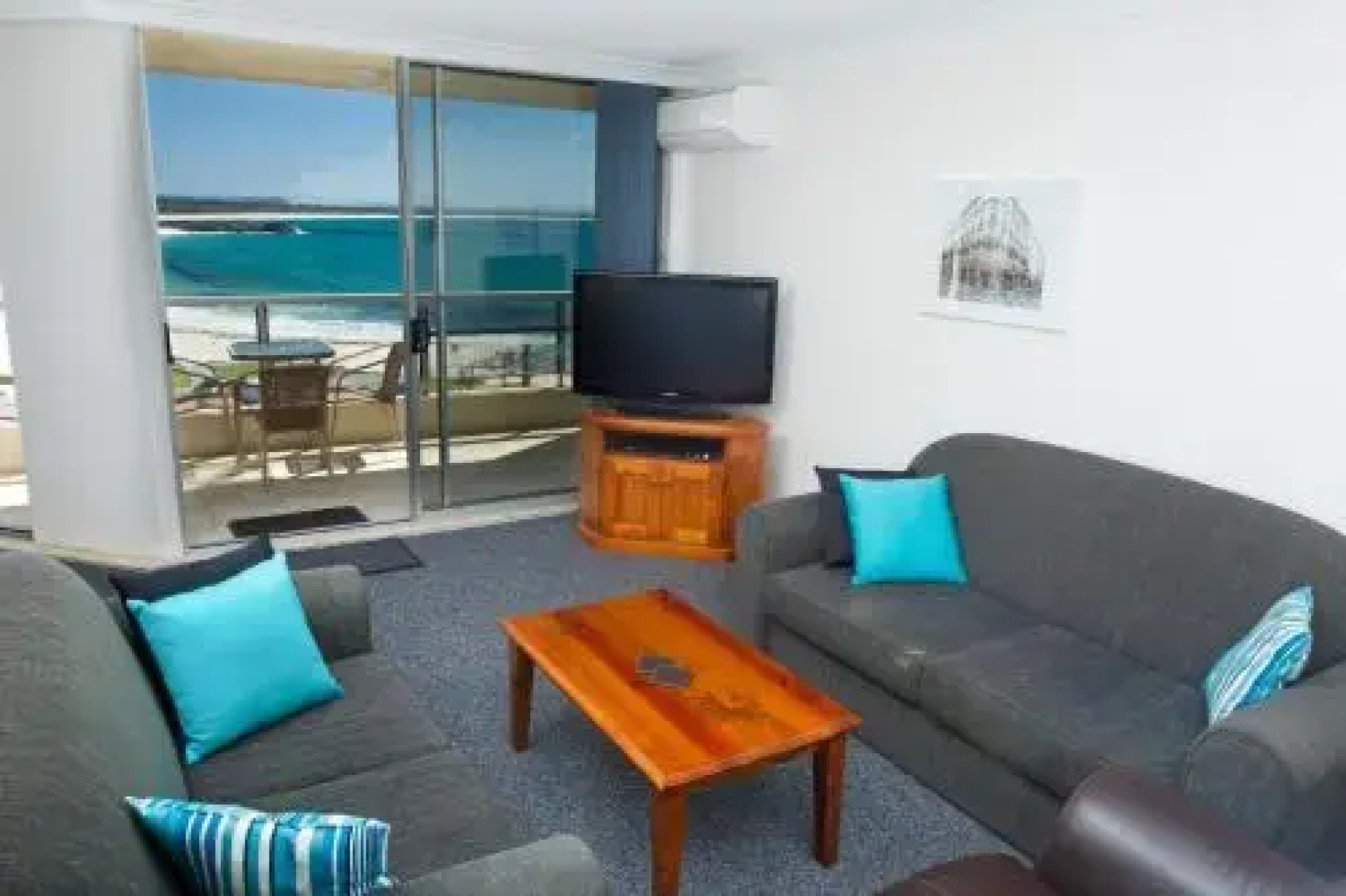 Beachpoint, Unit 303, 28 North Street