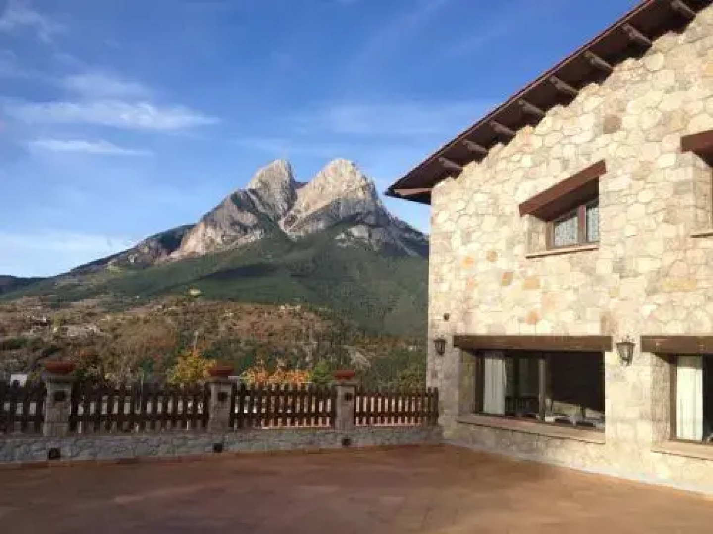 Alojamiento Rural Y Casa De Colonies Pedraforca