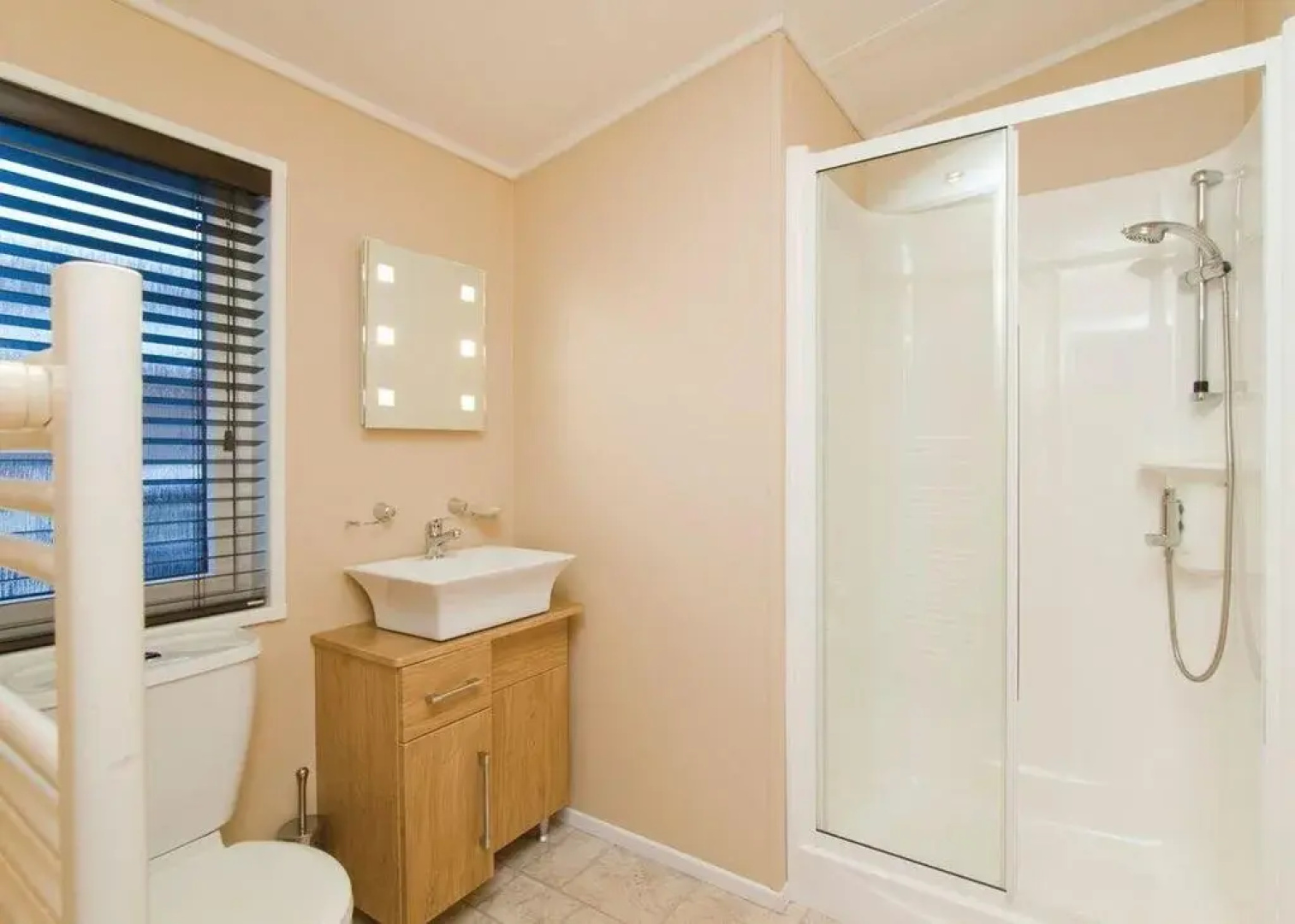 Grattons Cedar Lodges