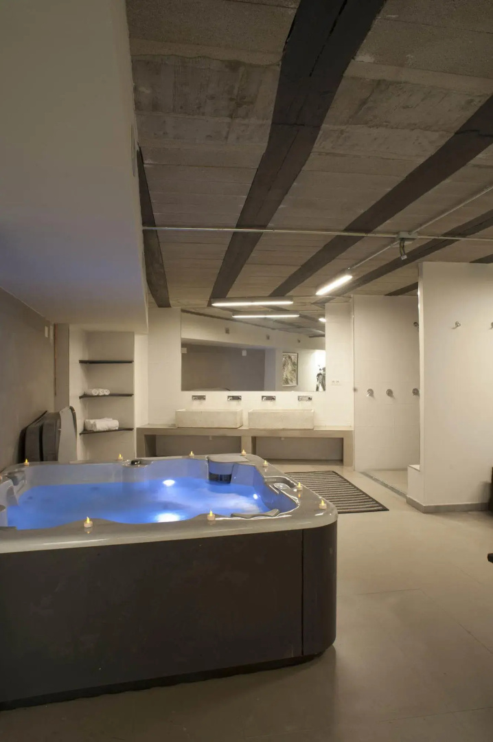 Chvictoria Loft May 13