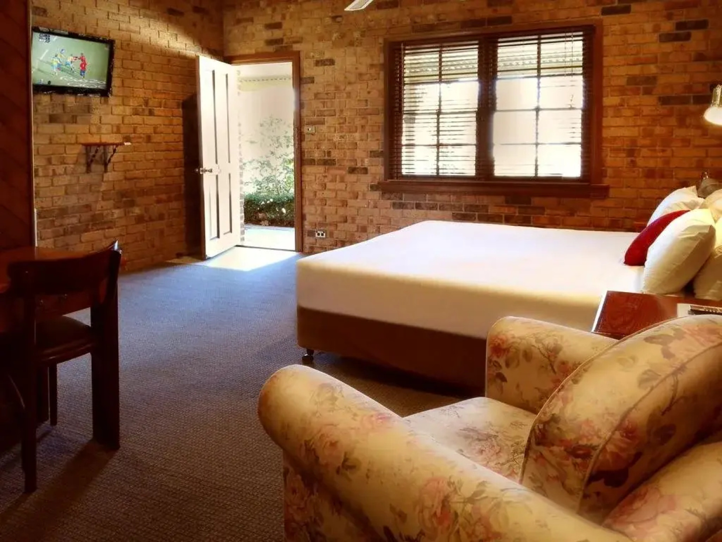 The Carrington Inn - Bungendore