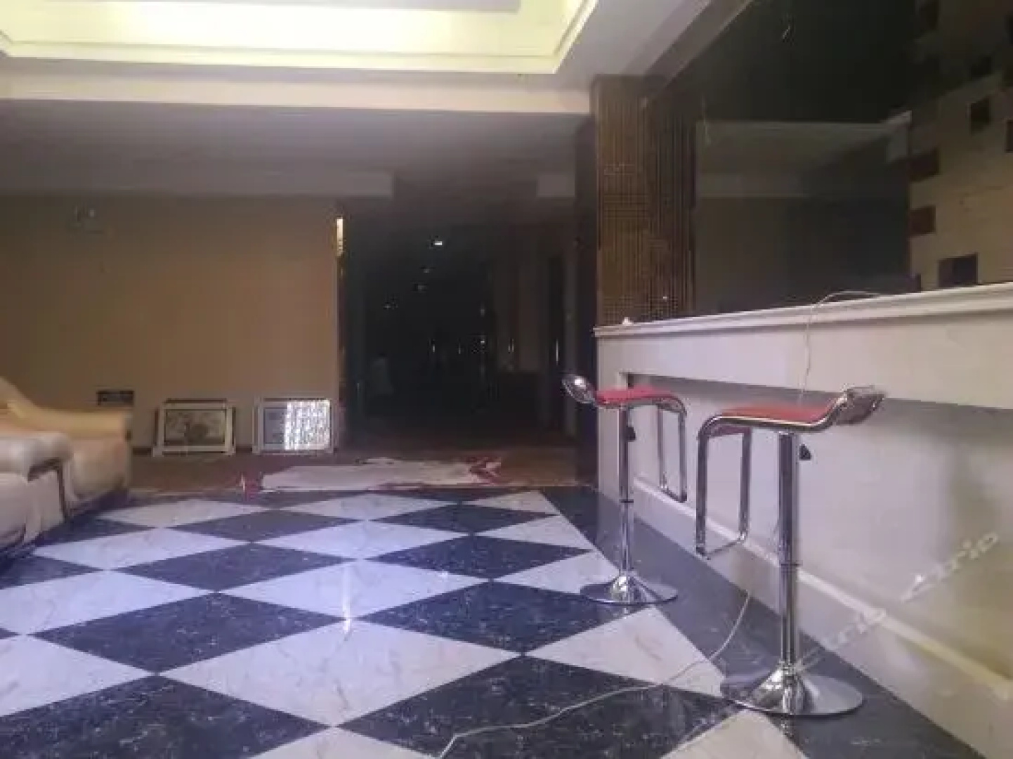 Xinhua Business Hotel