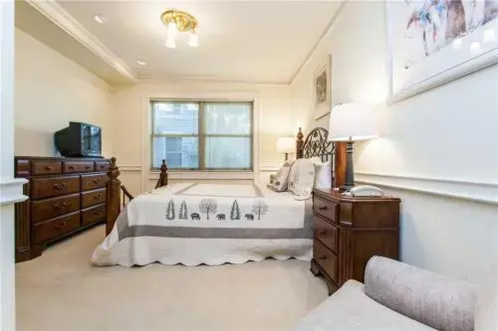 West End Splendor - 5 Bedrooms Home