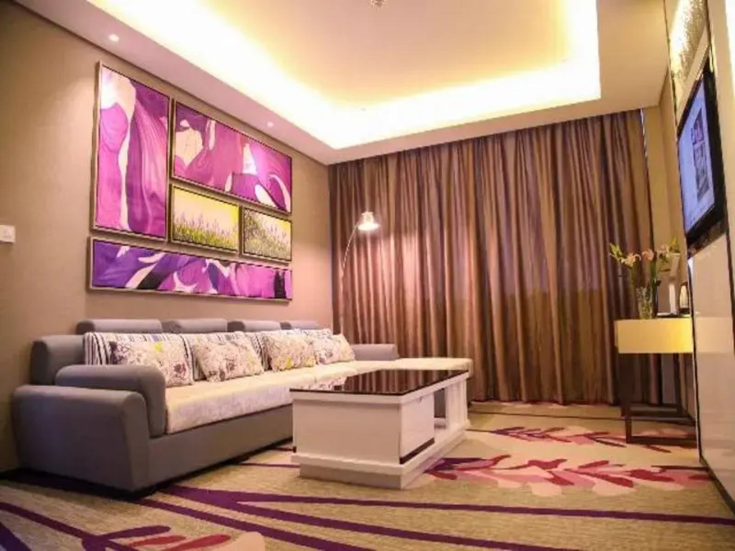 Lavande Hotel Guangyuan Lizhou East Road Branch