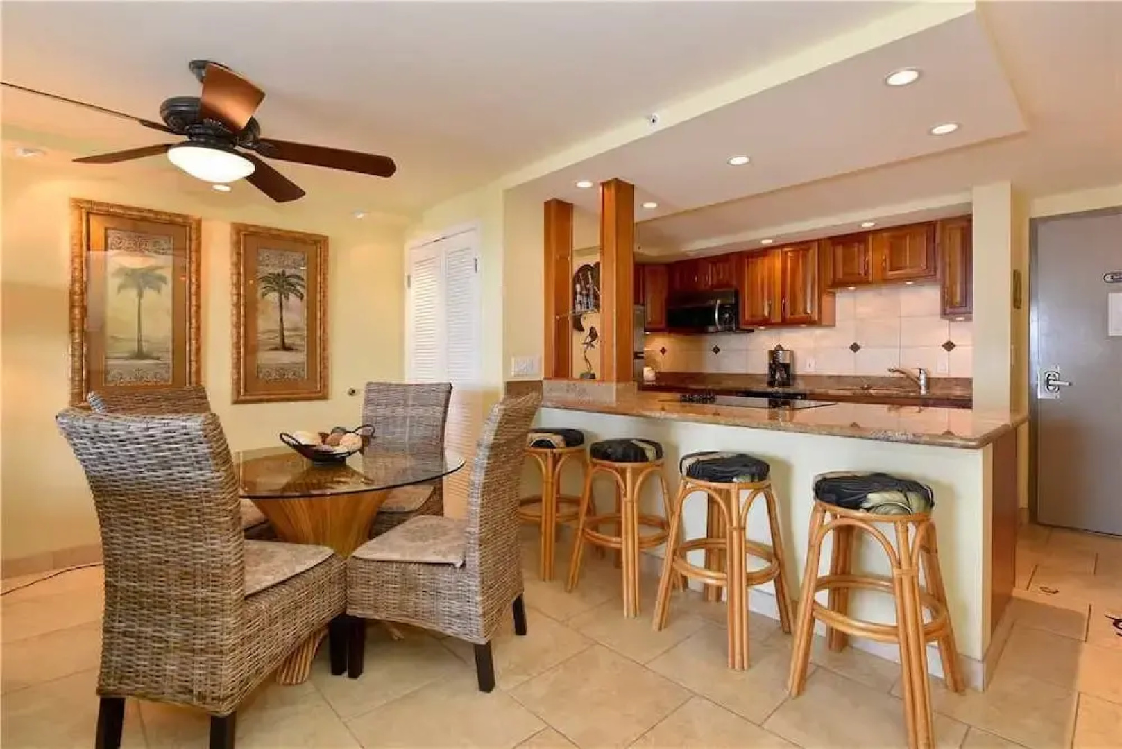 Valley Isle #1203 2 Bedroom Condo by RedAwning
